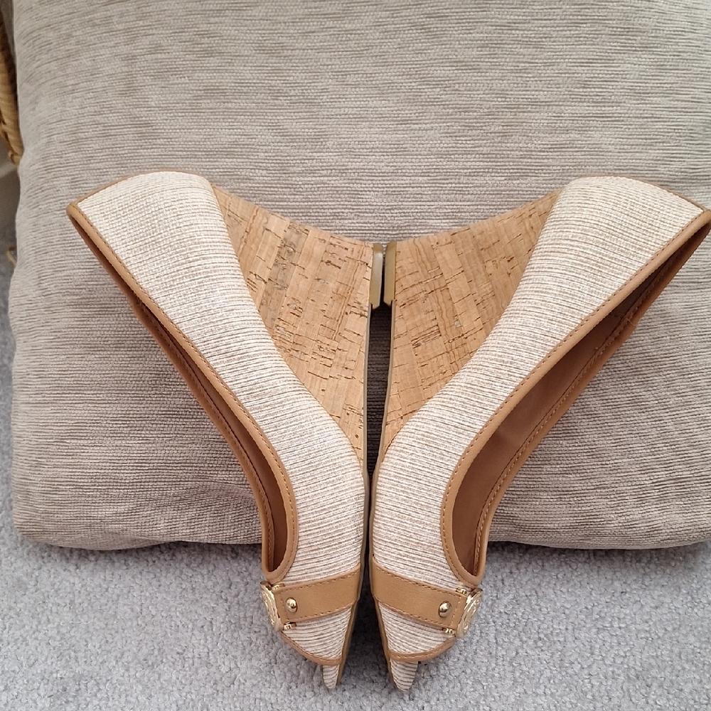 Tommy Hilfiger Beige and Cream Wedge Shoes - Picture 4 of 8